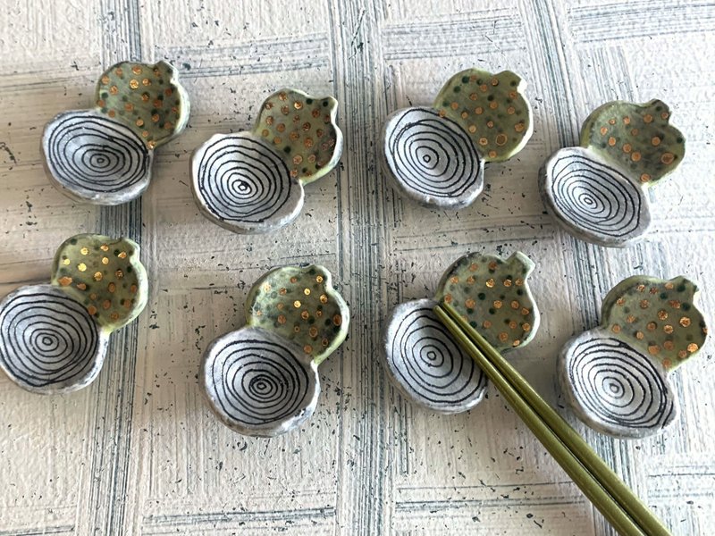 可圈可點葫蘆型筷架_陶器筷架 - 筷子/筷架 - 陶 灰色