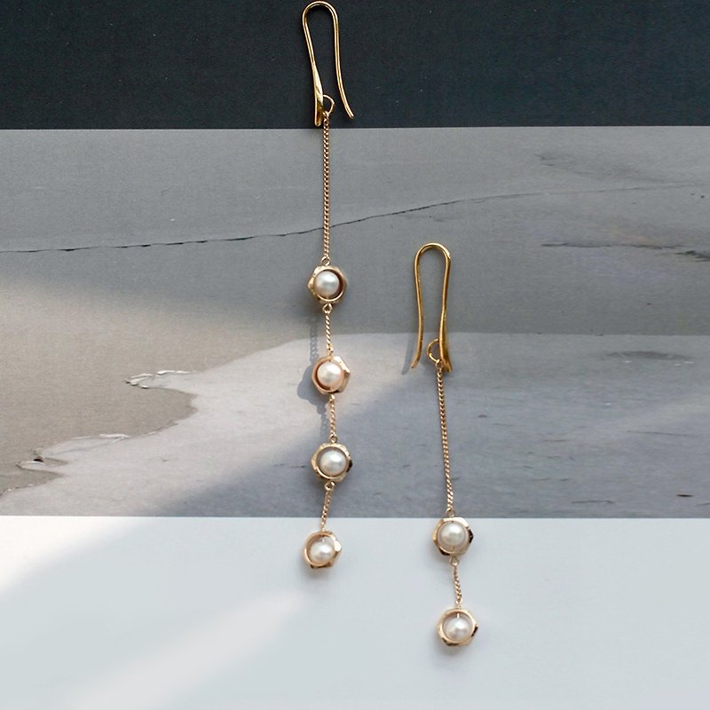 Missilla ... Original Asteroid Natural Pearl Asymmetric Earrings - Earrings & Clip-ons - Other Metals Gold