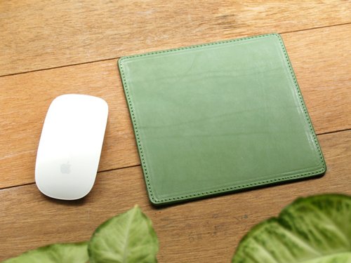 值得長久陪伴 - 維肯生活 【大人の文具】Grass Green 手工真皮滑鼠墊 (英文刻印/禮物包裝)