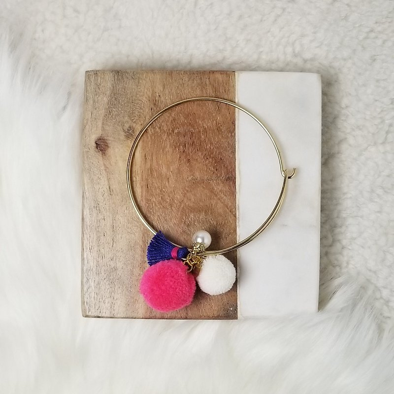 Little pom pom with mini fringe and metal pendant golden bracelet (Pink/White) - Bracelets - Copper & Brass Gold