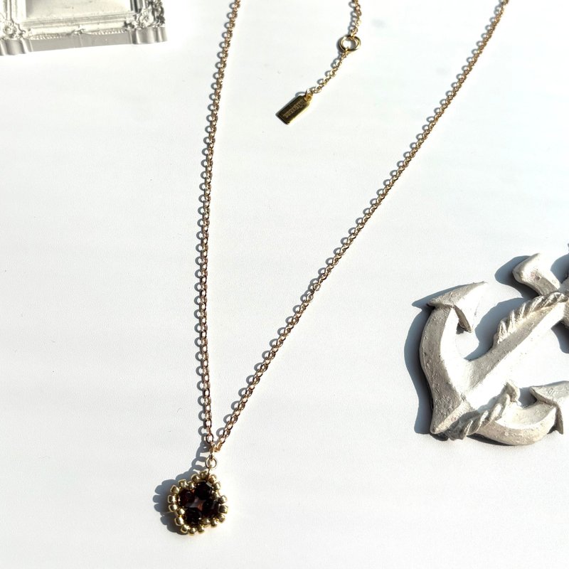 Clover Necklace Mini Simple Dainty Elegant Minimalism Flower Floral Tiny - 項鍊 - 玻璃 咖啡色