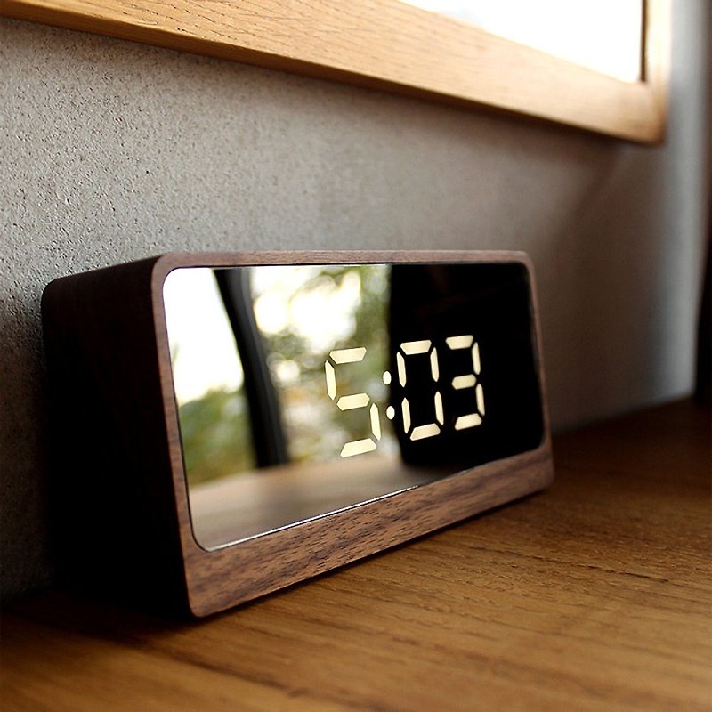 【スポット】LEDログミラークロック - 時計 - 木製 ブラウン