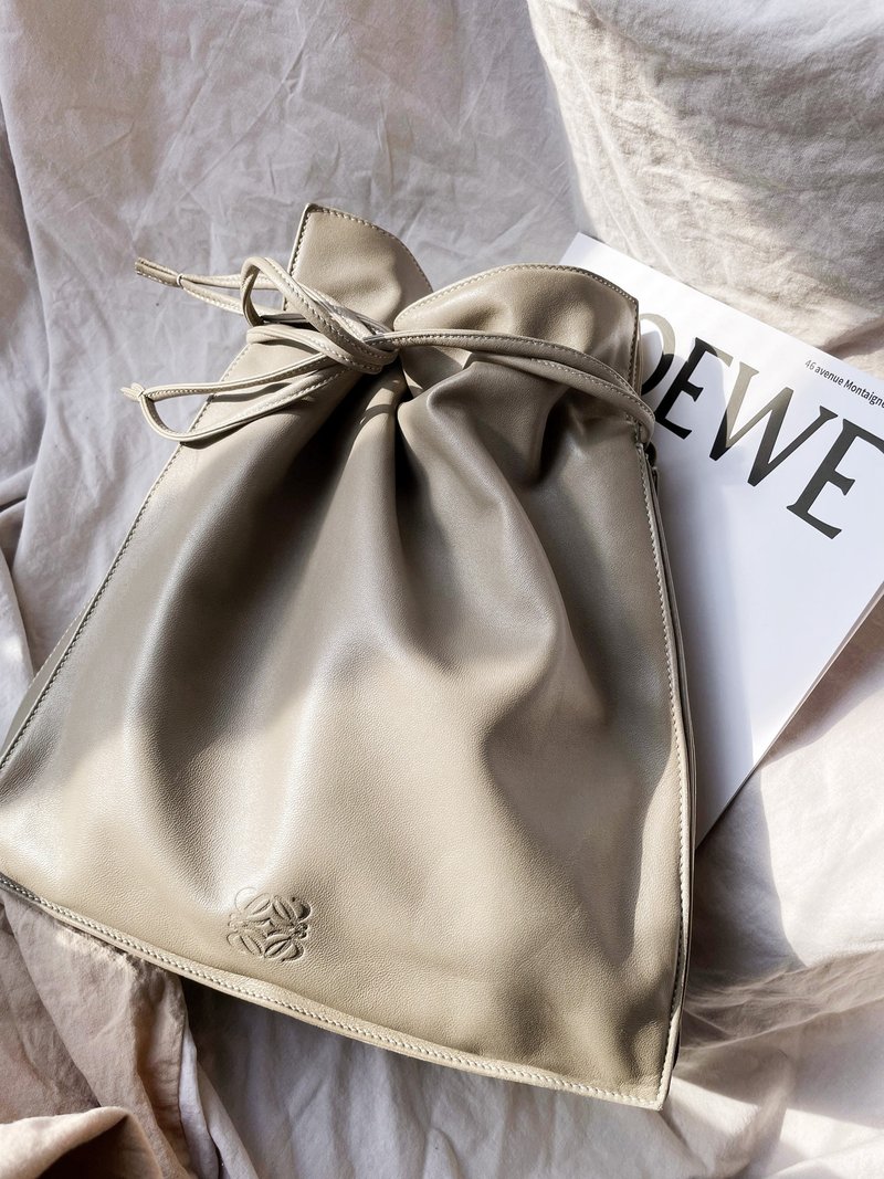 中古包 Loewe Flamenco 灰色福袋束繩袋肩背包側背包斜挎包單肩包 - 側背包/斜孭袋 - 真皮 灰色