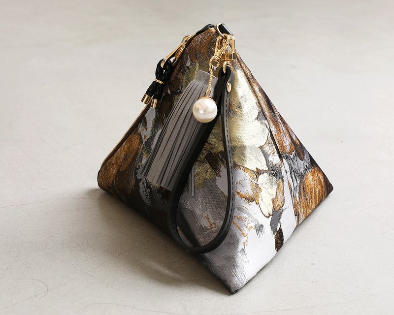 Cezanne triangular clutch pouch bag - 化妝包/收納袋 - 其他材質 卡其色