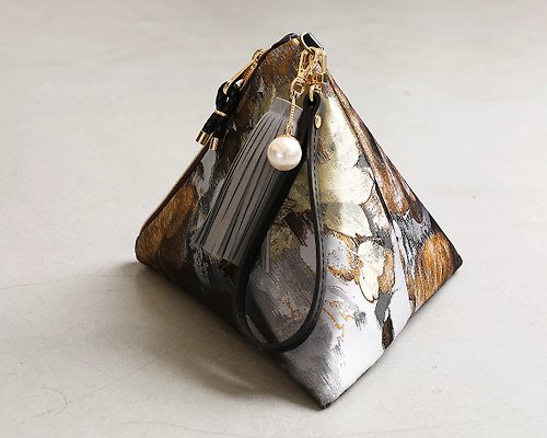 SENZADITE Cezanne triangular clutch pouch bag