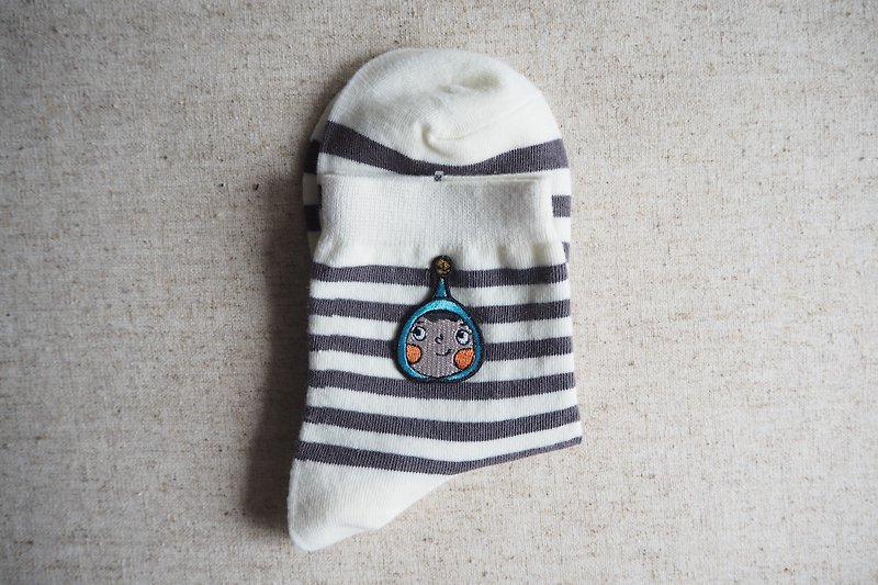 【HeiyinHOHO HoHo and LamHo】Embroidered Socks - ถุงเท้า - ผ้าฝ้าย/ผ้าลินิน สีเทา