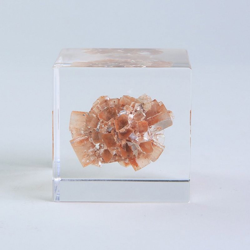 Sola cube Mineral ore cubic aragonite_the courage not to resist - ของวางตกแต่ง - วัสดุอื่นๆ สีใส