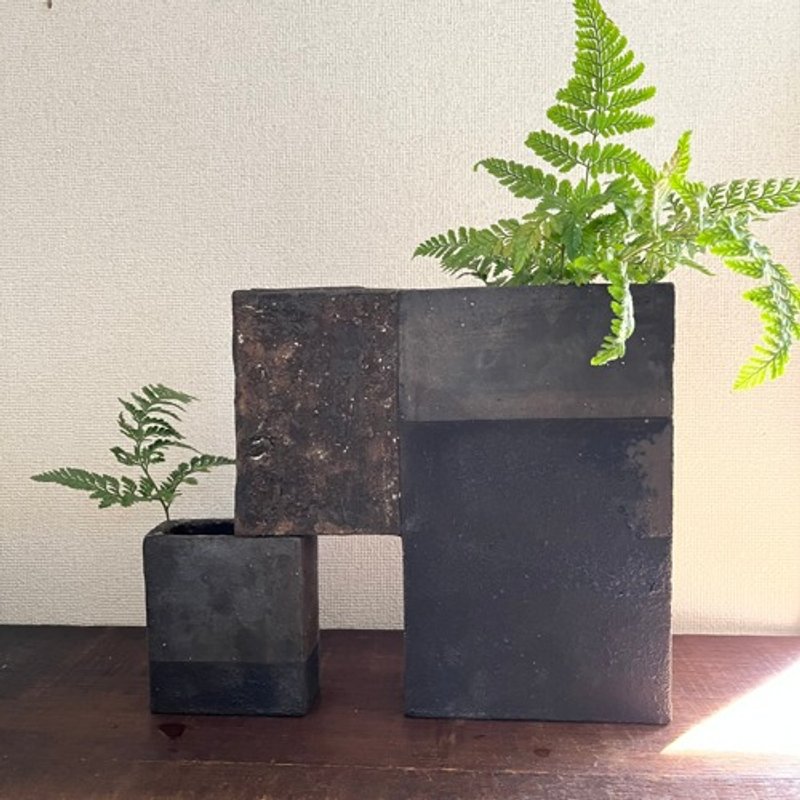 Pinkoi 代購 -  黑釉黑土「BORO」花瓶（掛式花痴修復套裝） - 盆栽/植栽 - 陶 