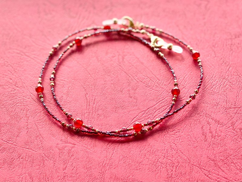 Crimson Gemstone bead mask strap necklace on glass cord - กรอบแว่นตา - เครื่องประดับพลอย สีแดง