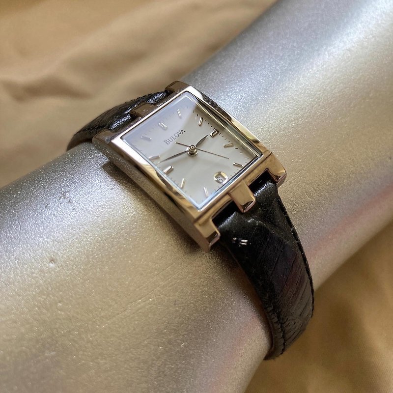 Bulova 寶路華 亮銀色長方形 瑞士製 原廠錶帶 古董錶 vintage - 女錶 - 其他金屬 銀色