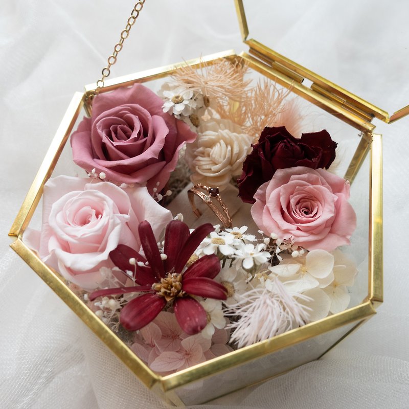 [DIY handmade] Hexagonal medium-sized immortal flower ring box ring holder / immortal flower / practical - Plants & Floral Arrangement - Plants & Flowers Red