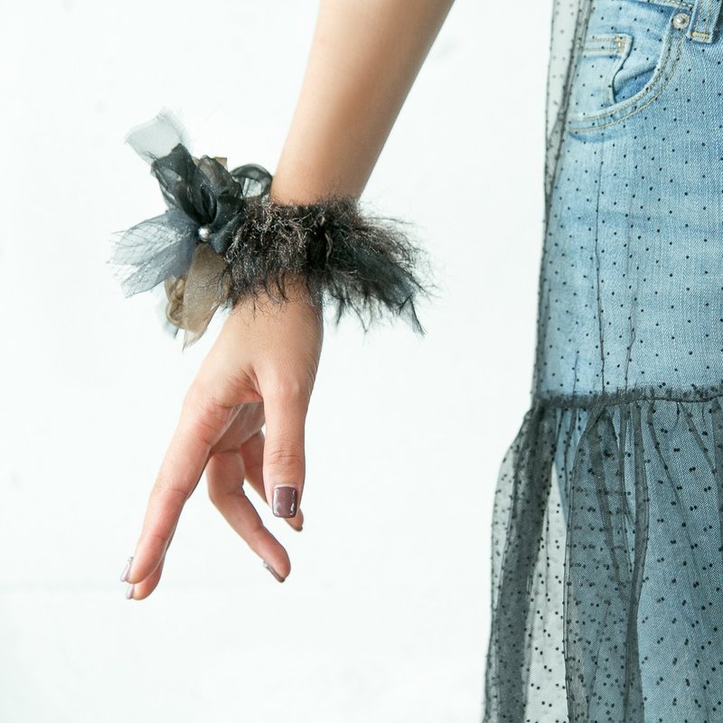 Winter Limited || mini || Madonna || Blooming Knit Scrunchie - Hair Accessories - Polyester Black