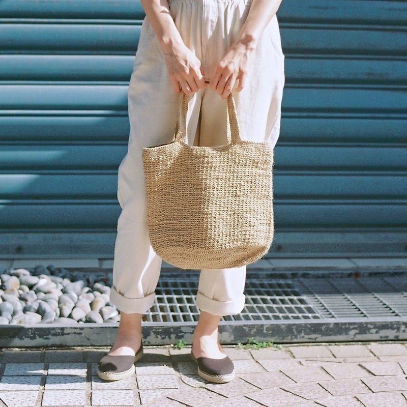 Linen Rope Woven Bag / Portable Shoulder Backpack - กระเป๋าถือ - ผ้าฝ้าย/ผ้าลินิน สีกากี