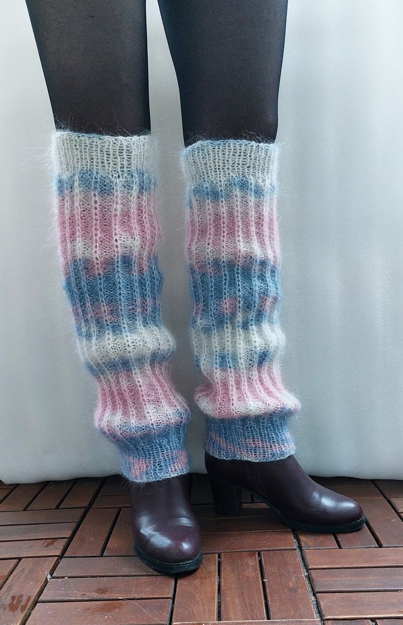 Long knitted mohair leggings, white - blue - pink cuffs on shoes - 絲襪/褲襪 - 羊毛 多色