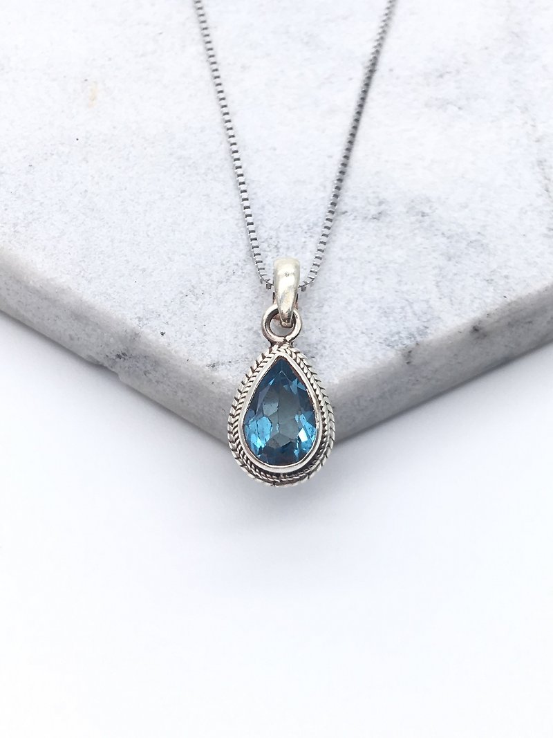 Blue Topaz Simple-trimmed Necklace in Sterling Silver Made in Nepal - Water Drops topaz - สร้อยคอ - เครื่องเพชรพลอย สีน้ำเงิน