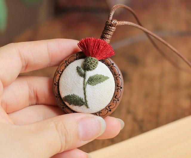 春と秋の手刺繍 | 手縫い立体刺繍文学ペンダントネックレス
