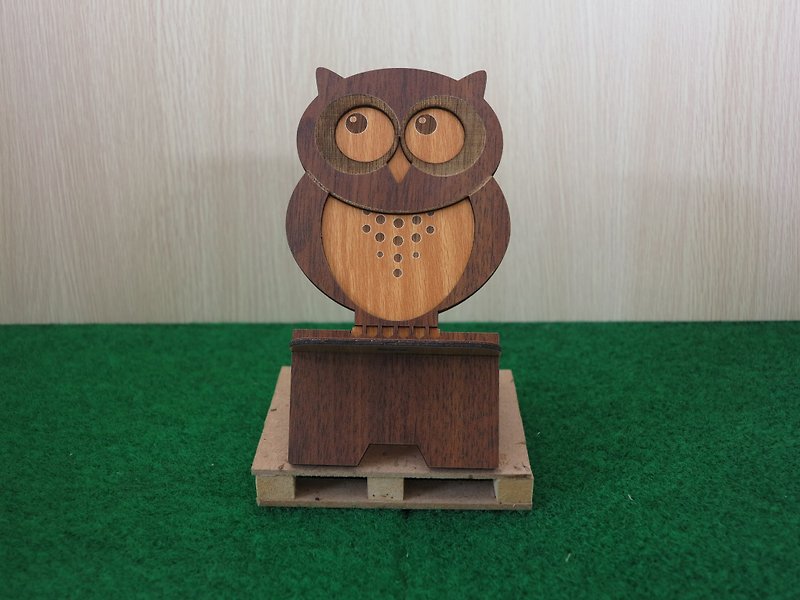 【教師節禮物】木頭手機座─貓頭鷹 - 裝飾/擺設  - 木頭 咖啡色