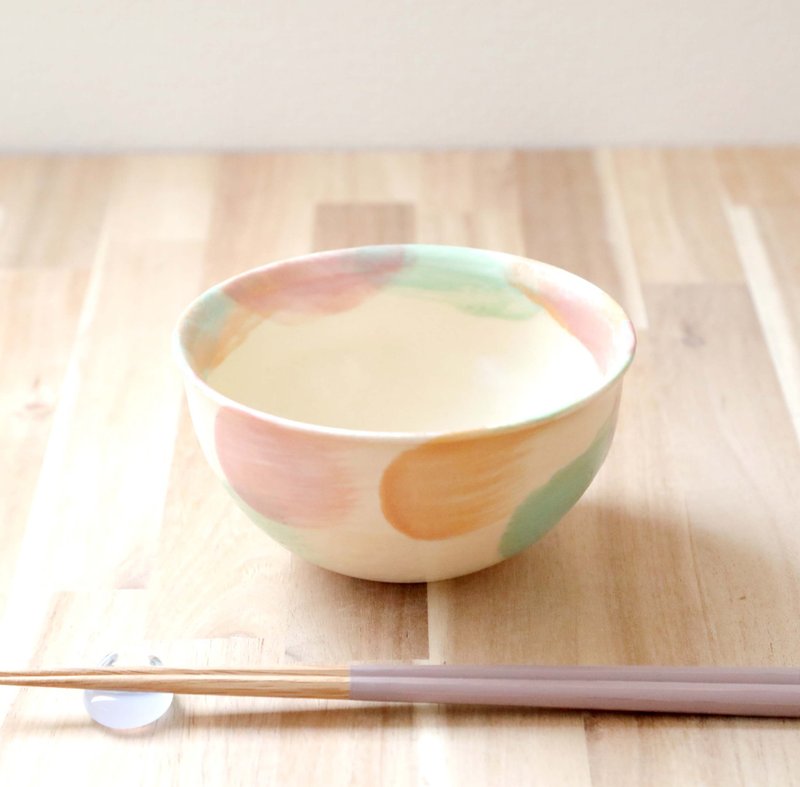 色化粧 刷毛目模様の丸い丼 春色 - 碗 - 陶 粉紅色