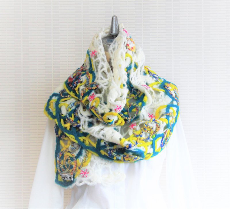 Lively parade Long scarf - Scarves - Wool White