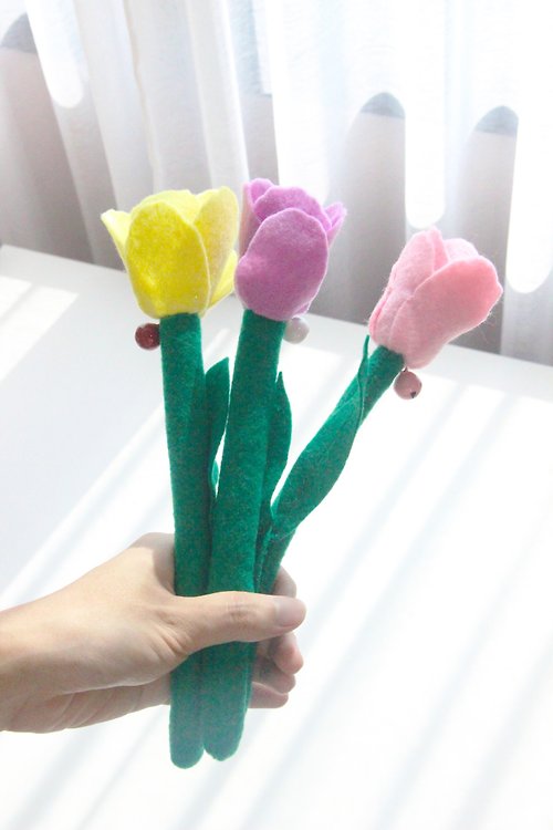 Pets.pettostore Set of 3 tulips flower catnip toy with small bell