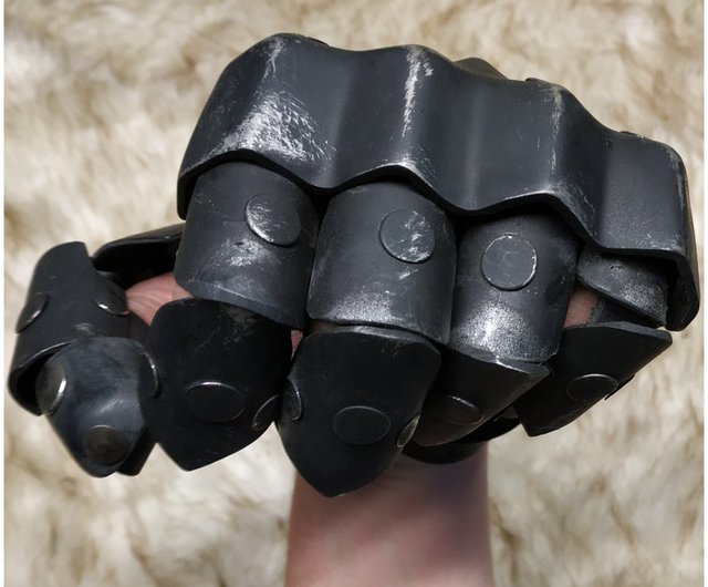 Cosplay best sale armor gloves