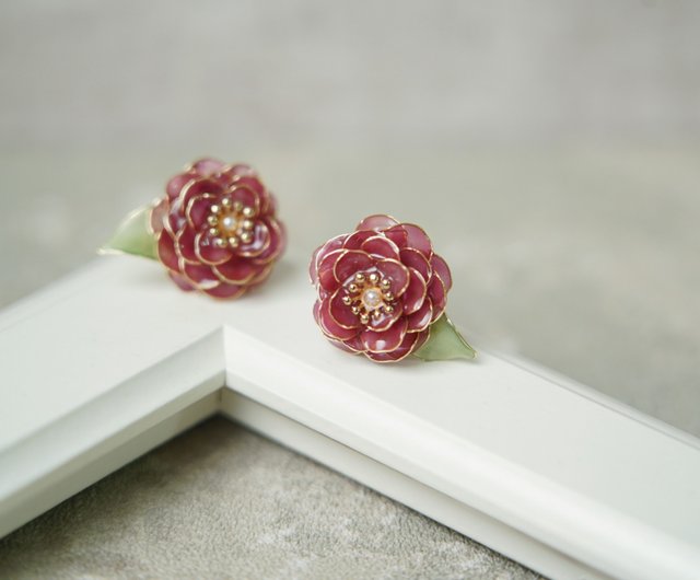 Red Camellia-Handmade resin earrings - Shop autumnrays Earrings