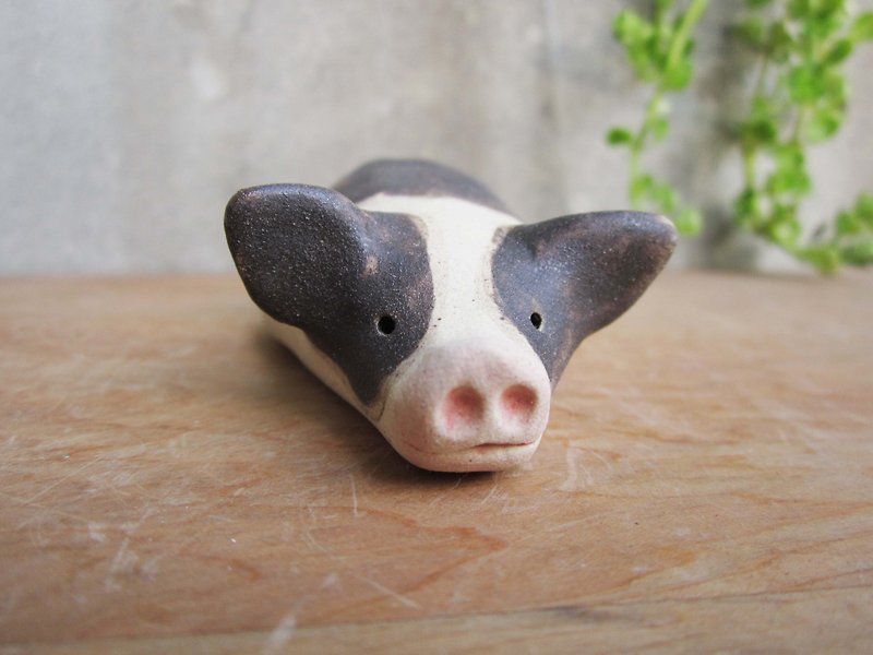 Little lazy pig lie down series-Musk pig - Items for Display - Pottery White