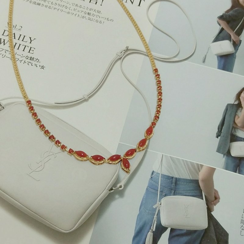 Vintage Japanese coral orange horse eye shape V word necklace - Necklaces - Other Metals Red