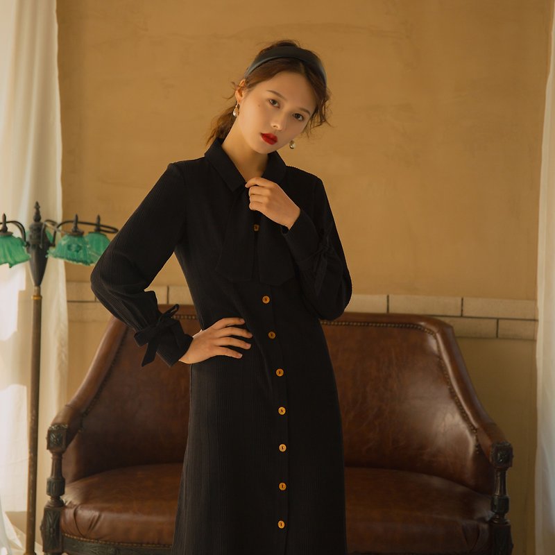 長袖のセレブリティヘップバーンスタイルのドレス、レトロな小さな黒いドレス、スリムで薄い気質、ウエストドレス - ワンピース - その他の素材 