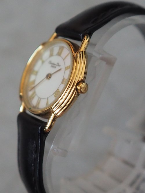 Christian Dior ディオール ラウンド シェル ウォッチ 腕時計 