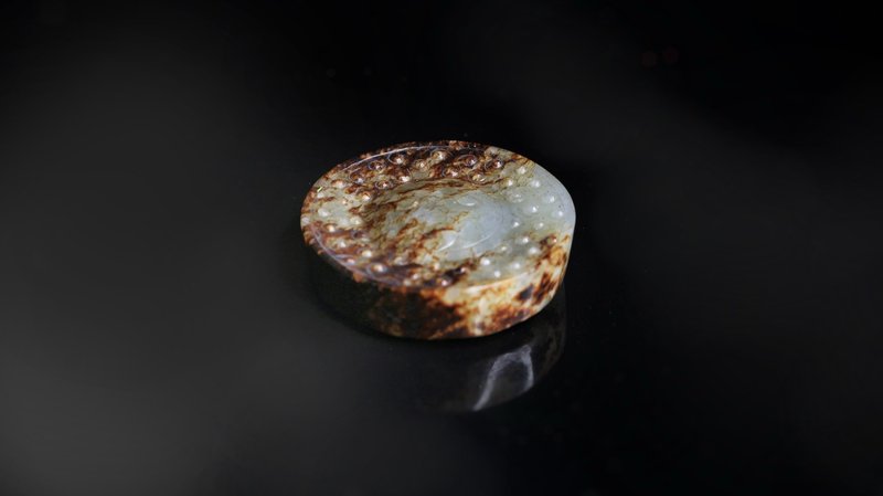 西漢 青玉勾雲網穀紋玉劍首 - 擺飾/家飾品 - 玉石 