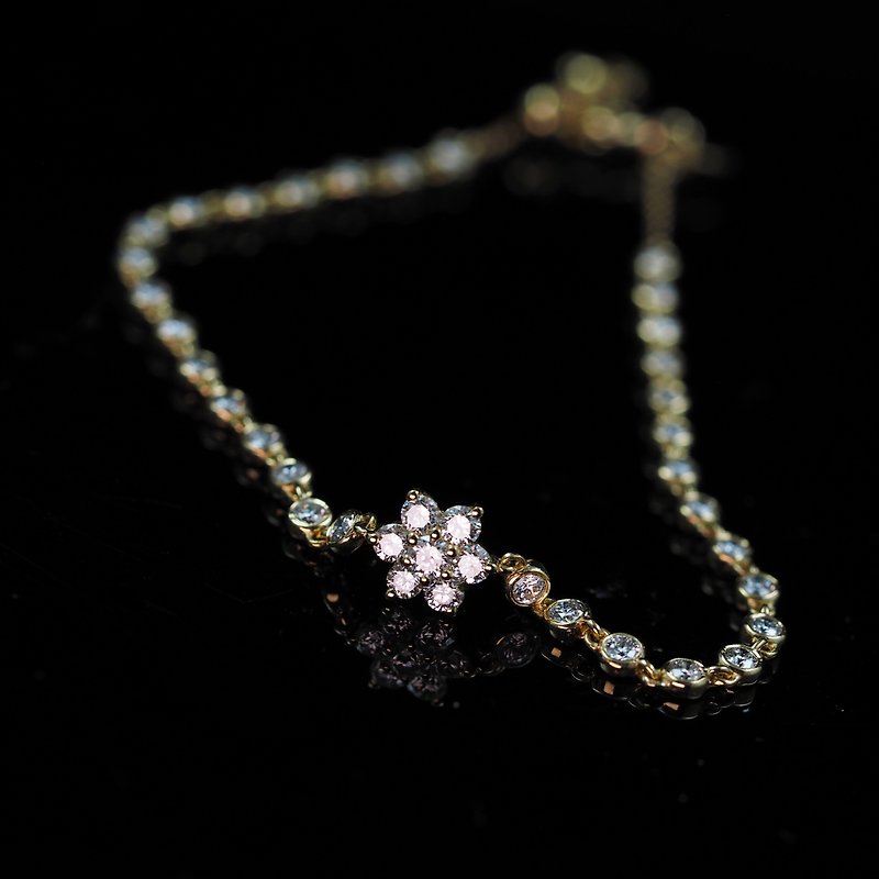 Diamond Floral Diamond Bracelet in 18K Gold Made in Japan