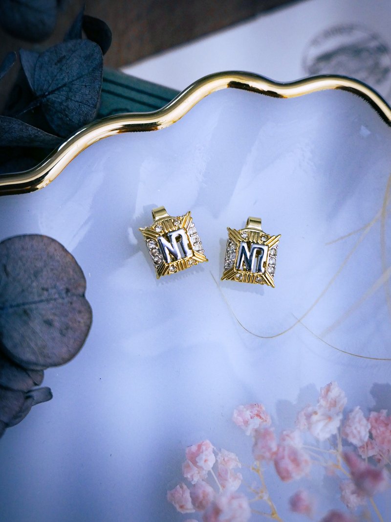 Nina Ricci 3D Geometric Pop Letter Block Earrings - European Vintage Jewelry - ต่างหู - โลหะ 