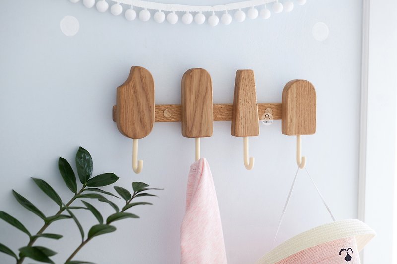 Wall hanger for kidsroom or bathroom with hooks, cute wooden ice cream hooks - 收納箱/收納用品 - 木頭 