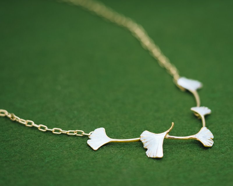 Gingko 5-leaf necklace - Japanese - pendant head & chain - Fall leaf - Autumn - สร้อยคอ - เงิน สีทอง