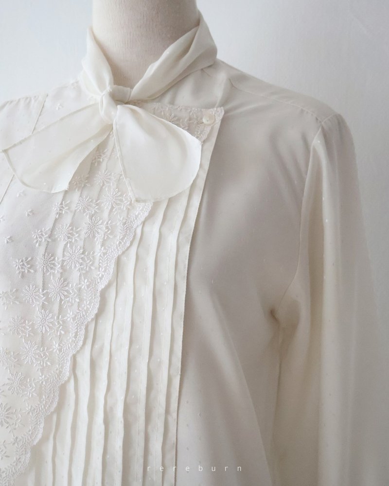 日本製復古刺繡領印花薄長袖米白色古著襯衫 - 女襯衫 - 聚酯纖維 黃色