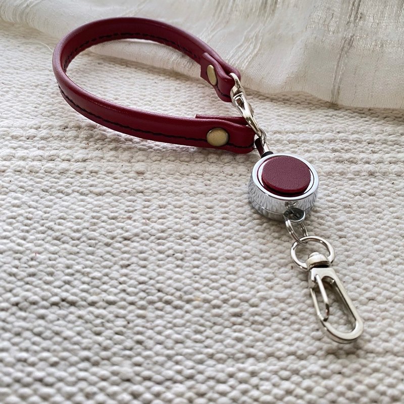 有格調。皮革伸縮扣短繩 - 紅 - - 手機掛繩/背帶 - 真皮 紅色