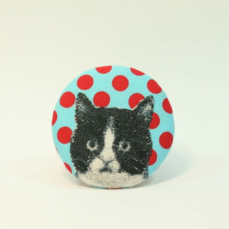 刺繡ビッグピン07-黒と白の猫 - ブローチ - コットン・麻 ブルー