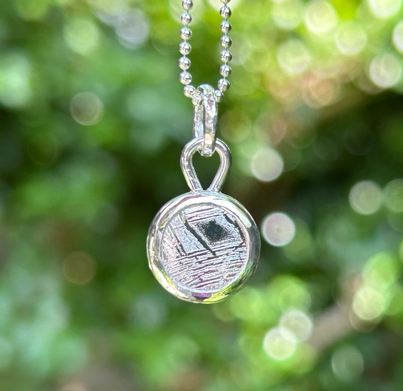 ムオニオナルスタ隕石（メテオライト）シルバーペンダント◇Silver Pendant with chain - 項鍊 - 其他金屬 銀色