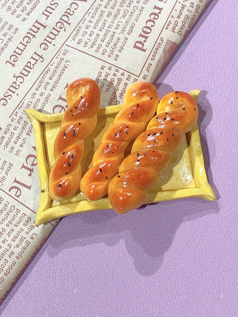 Clay Other - Hand-made clay roll bread bread magnet/light clay/resin clay/magnet/customized/jewelry