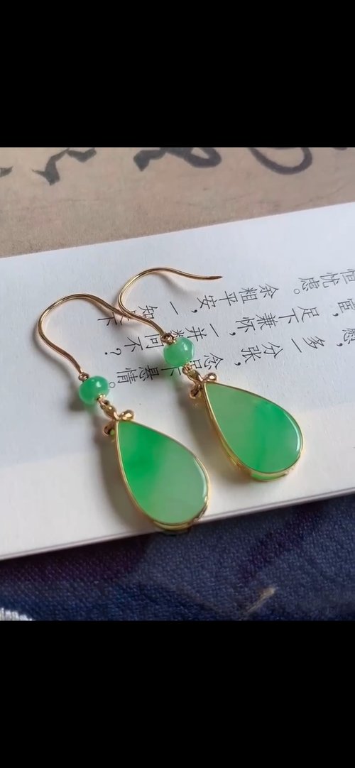 Good Morning Studio 冰種翡翠 天然翡翠 A玉 耳墜 耳釘 • 18k金琵琶圓珠翡翠耳環