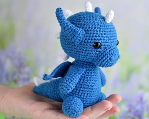 Sweet sweet heart Saphira dragon / Eragon Blue Dragon / Dragon plush toy / Crochet Fantasy Dragon