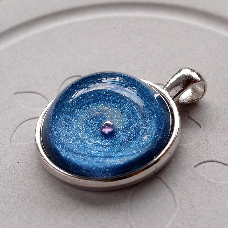Fox Garden Handmade Blue Universe Galaxy Purple Planet Necklace/Key Ring/Gift - สร้อยคอ - แก้ว สีน้ำเงิน
