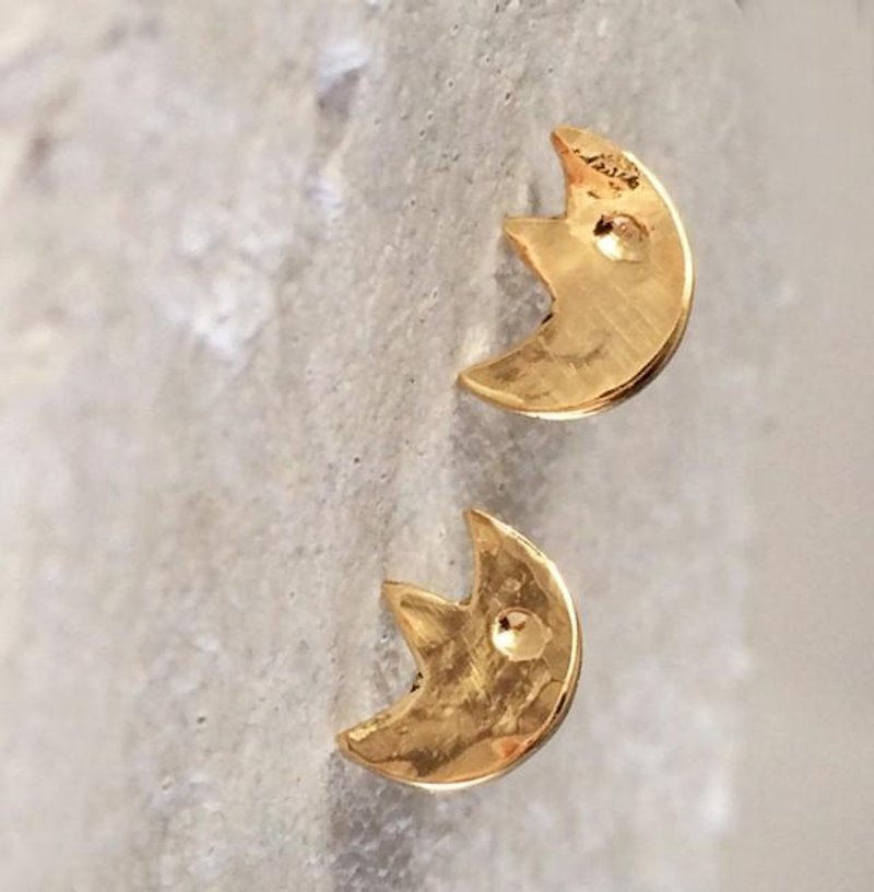 Moon Face K18 studs earrings - Earrings & Clip-ons - Other Metals Gold