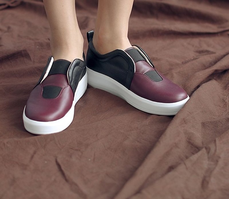 Facade and bandage structure thick-soled leather casual shoes black red - Women's Casual Shoes - Genuine Leather Red