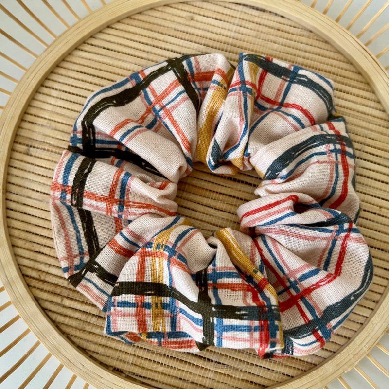 Retro plaid scrunchie - เครื่องประดับผม - ผ้าฝ้าย/ผ้าลินิน 