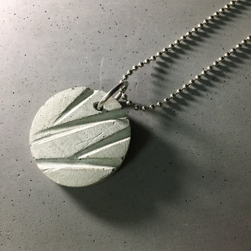 Concrete grooved round disc pendant with silver ball chain necklace - สร้อยคอ - ปูน สีเทา