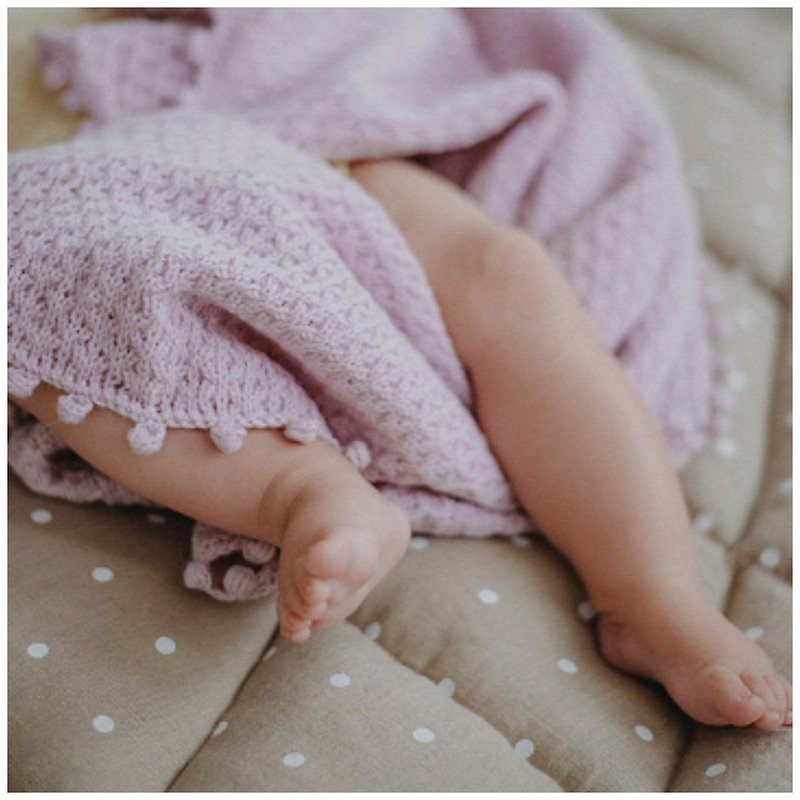 Pink soft knitted woolen blanket - alpaca and sheep wool - ผ้าปูที่นอน - ขนแกะ สึชมพู