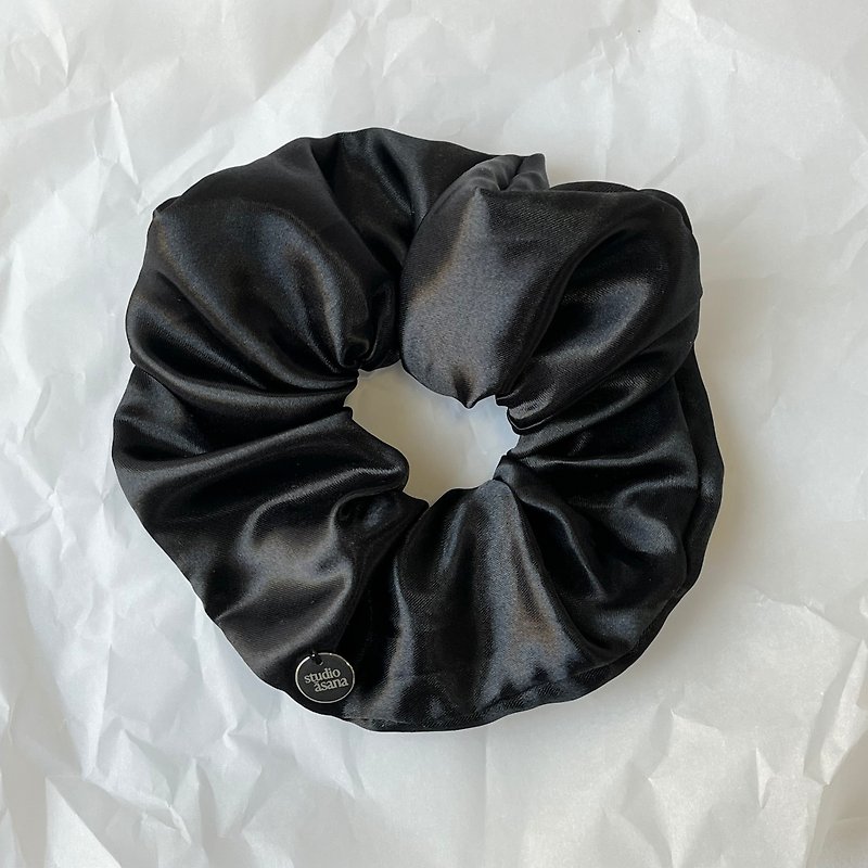 (volumy) black scrunchie - 髮夾/髮飾 - 聚酯纖維 黑色