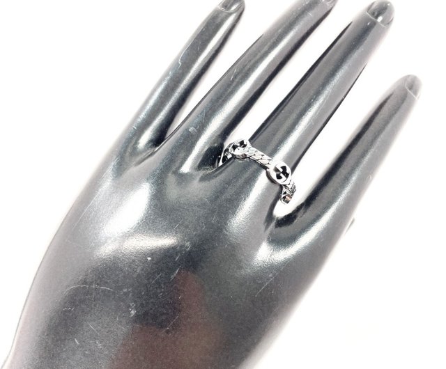 GUCCI　グッチ　19号　未使用に近い　指輪　リング　シルバー　☆♢ 日本直送 中古美品】19号 グッチ GUCCI リング・指輪 インター